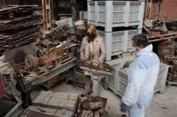 Los pasos previos a la rehabilitación de la Fábrica del Pilar comienzan con la clasificación de piezas menores