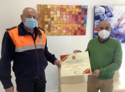 La Subdelegación del Gobierno reconoce con la entrega de una mención especial la labor de Protección Civil de Almuñécar durante la pandemia del Covid-