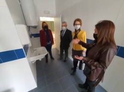 La terminación de los nuevos baños del colegio Francisco Mejías pone fin a una reivindicación histórica del centro
