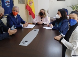 Almuñécar pide apoyo a la Junta para dotar al municipio sexitano de un Centro de Día