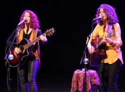 El Dúo Duende de Gaia ofreció un bonito concierto en la Casa de la Cultura Almuñécar