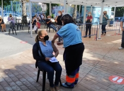 Los Servicios Sanitarios vienen vacunado en Almuñécar una media de 2.000 personas