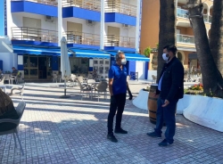 Almuñécar acuerda prorrogar las ampliaciones de ocupación de mesas y sillas hasta el 30 de septiembre