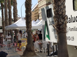 El SAS realiza este jueves una vacunación masiva entre jóvenes en el pabellón cubierto de Almuñécar
