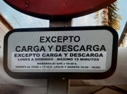 Almuñécar amplía el horario matinal de carga en el acceso de vehículos a Puerta de Granada y la plaza de la Constitución