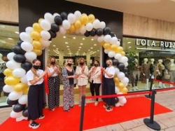 Lola Ruiz inaugura en pleno centro de Motril un moderno establecimiento de moda en una apuesta por la ciudad