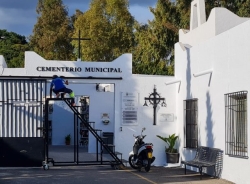 Almuñécar ultima las tareas de puesta a punto de Cementerio Municipal y un amplio aparcamiento