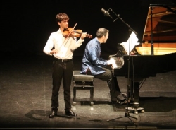 El violinista Miguel Muñiz ofrece en Almuñécar un emotivo y bello concierto denominado “Fuegos artificiales para violín”