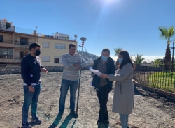 Almuñécar lleva a cabo los trabajos de rehabilitación y mejora de la Plaza Mirador de la Santa Cruz