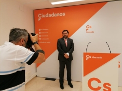 López-Sidro: “Granada pierde 124 millones de euros en inversiones por la calculadora electoral de Vox y PSOE”