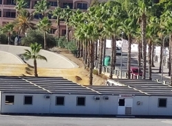 El Ayuntamiento de Almuñécar acuerda la retirada de los módulos prefabricados de casetas de obra situados junto al parque El Pozuelo