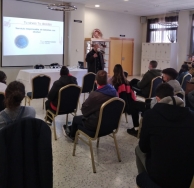 Espirituosos España forma a una treintena de alumnos del IES Hurtado de Mendoza en la promoción del consumo responsable de bebidas alcohólicas