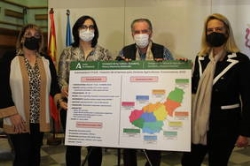 La alcaldesa destaca la apuesta de la Junta de Andalucía por el relevo generacional en el medio agrícola