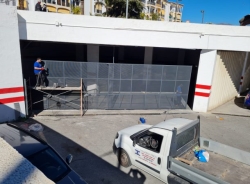 El Ayuntamiento de Almuñécar realiza mejoras en el acceso y control del garaje en la estación de autobuses