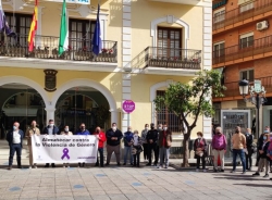 Almuñécar ha guardado este miércoles cinco minutos de silencio por las víctimas de Violencia de Género