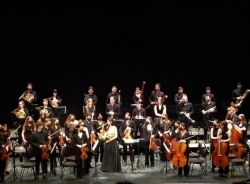 La joven Orquesta Mediterránea ofreció este domingo en Almuñécar un bello y gran concierto dedicado a la primavera