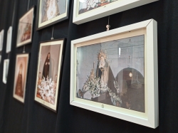 La Casa de la Cultura de Lobres acoge una exposición fotográfica sobre la Semana Santa de la localidad