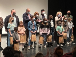El Auditorio de la Villa acoge la entrega de premios del “Concurso de dibujo y redacción escolar”