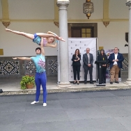 Casi 450 gimnastas de 16 equipos participan en el Torneo Jico de acrobática que se celebrará en el Complejo deportivo Núñez Blanca