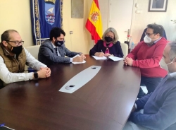 El Ayuntamiento de Almuñécar pone en marcha la Tarjeta M65 para el transporte urbano gratuito a mayores de 65 y pensionistas empadronados
