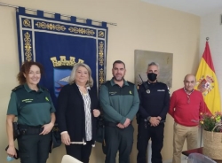 La Alcaldesa de Almuñécar recibe al nuevo capitán jefe de la Guardia Civil en la Costa, Luis Sánchez Choza
