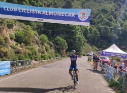 El ciclista de La Zubia Adrian Benito González (Manuela Fundación) gana la XXXII Almuñécar Cota 1200. Memorial Miguel Ángel Almendros