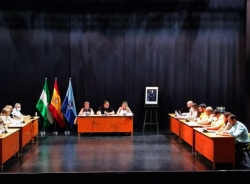 El Pleno de Almuñécar aprueba por mayoría la ampliación del plazo de amortización del préstamo para el Plan de Pago a Proveedores y el Fondo de Ordena