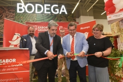 Diputación promociona los productos de “Sabor Granada” en Alcampo