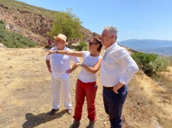 Diputación trabaja en la recuperación de la fortaleza medieval del Peñón del Fuerte en Yegen
