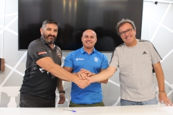 Cultural Asako y Puerto de Motril unen fuerzas y firman un acuerdo de colaboración para hacer más grande el papel del fútbol motrileño
