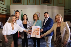 La alcaldesa de Motril agradece la implicación de las empresas con los mayores del municipio