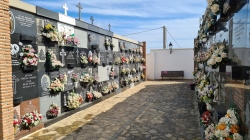 Salobreña pone a punto los cementerios para la próxima festividad del Día de Todos los Santos