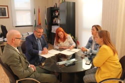 Ayuntamiento y AECC firman un acuerdo para generar más “Espacios Sin Humo” en el Municipio