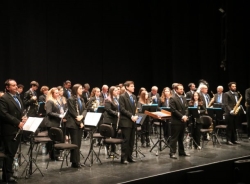 La Banda Municipal de Música de Almuñécar ofreció un gran concierto para celebrar la festividad de Santa Cecilia con canciones de los 70 y 80