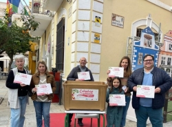 Almuñécar reparte diez premios de 200 euros entre los clientes del comercio local que han participado en la campaña de Navidad