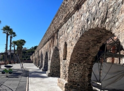 Almuñécar lleva a cabo la restauración y limpieza del primer tramo del acueducto romano en Torrecuevas