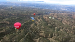 Doce globos volarán en el Geoparque de Granada este fin de semana en el XXIII Festival de Aerostación