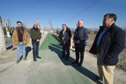 Un nuevo carril ciclopeatonal de 600 metros conecta el casco urbano de Fuente Vaqueros con las rutas lorquianas