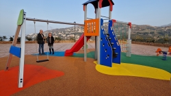 El casco histórico de Salobreña vuelve a tener parque infantil