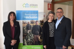 La diputada de Bienestar Social visita la sede de Aldeas Inclusiva en Zujaira