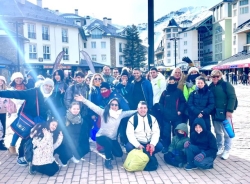 El Área de Juventud y Participación Ciudadana de Almuñécar llevó este domingo a más 50 vecinos de excursión a Sierra Nevada