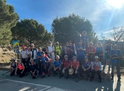Una treintena de senderistas de Almuñécar participaron en la ruta entre Sedella y Canillas de Aceituno