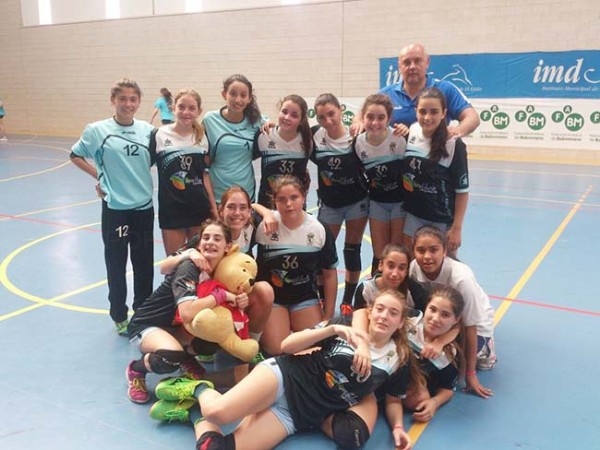 La jugadora de Balonmano Almuñécar infantil Daniela Jerónimo ha sido convocada por la RFEBM