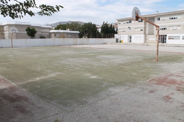 Salobreña construirá una parada  provisional mientras gestiona la estación de autobuses