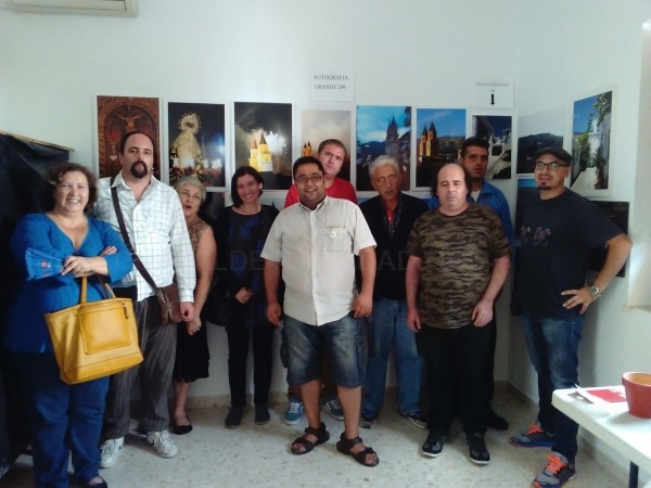 Exposición de trabajos realizados por los usuarios del centro FAISEM de Órgiva para celebrar el Día de la Salud Mental
