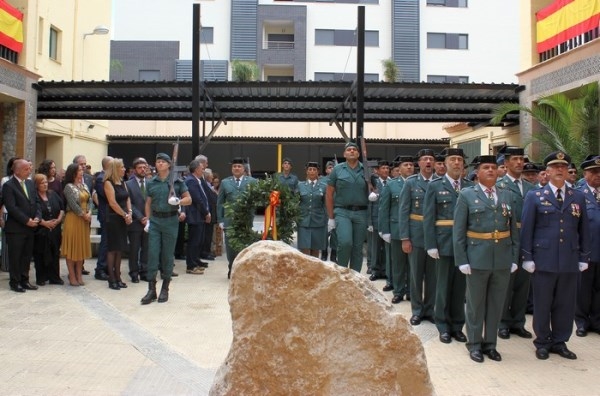 La Guardia Civil celebra el día de su patrona con la entrega de condecoraciones en el cuartel de la avenida de Salobreña