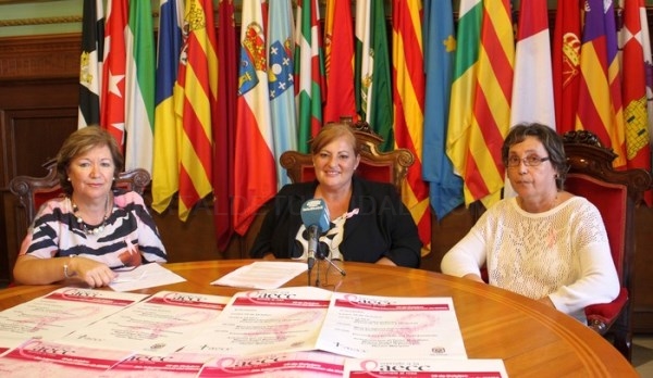 El Ayuntamiento de Motril muestra su apoyo en el ‘Día internacional del Cáncer de Mama’