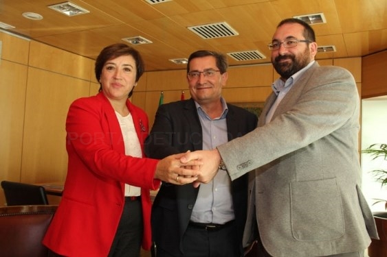 Junta y Diputación firman un acuerdo para que el alumnado de Actividades Físicas y Deportivas use instalaciones de la institución provincial