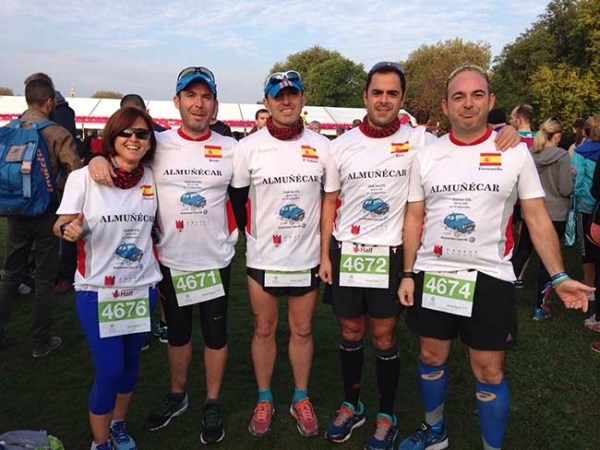 Los atletas sexitanos primeros españoles en la línea de meta de la Royal Parks de Londres