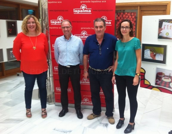 El equipo de Gobierno muestra su disponibilidad para defender los intereses de las empresas hortofrutícolas en una visita a La Palma